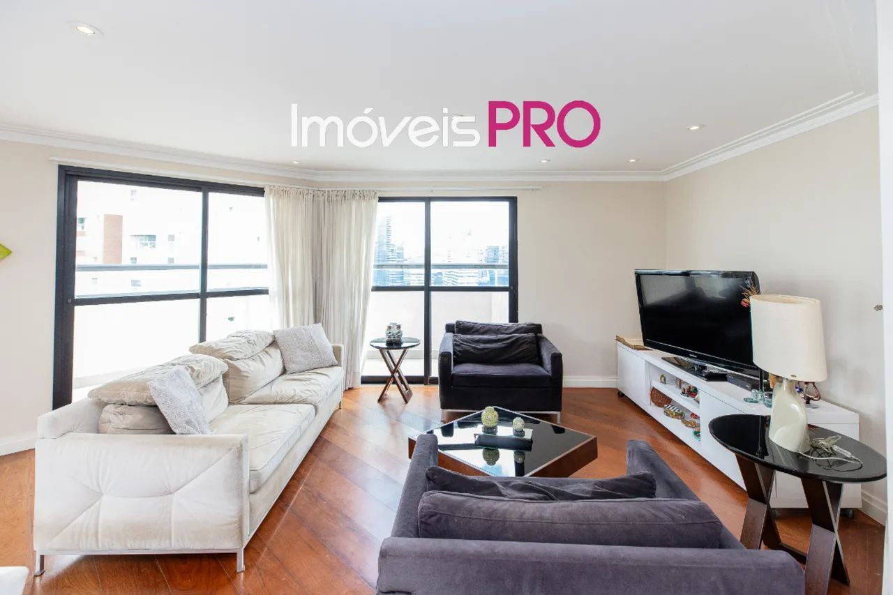 Cobertura triplex no Brooklin com 202m², 5 quartos e 3 vagas