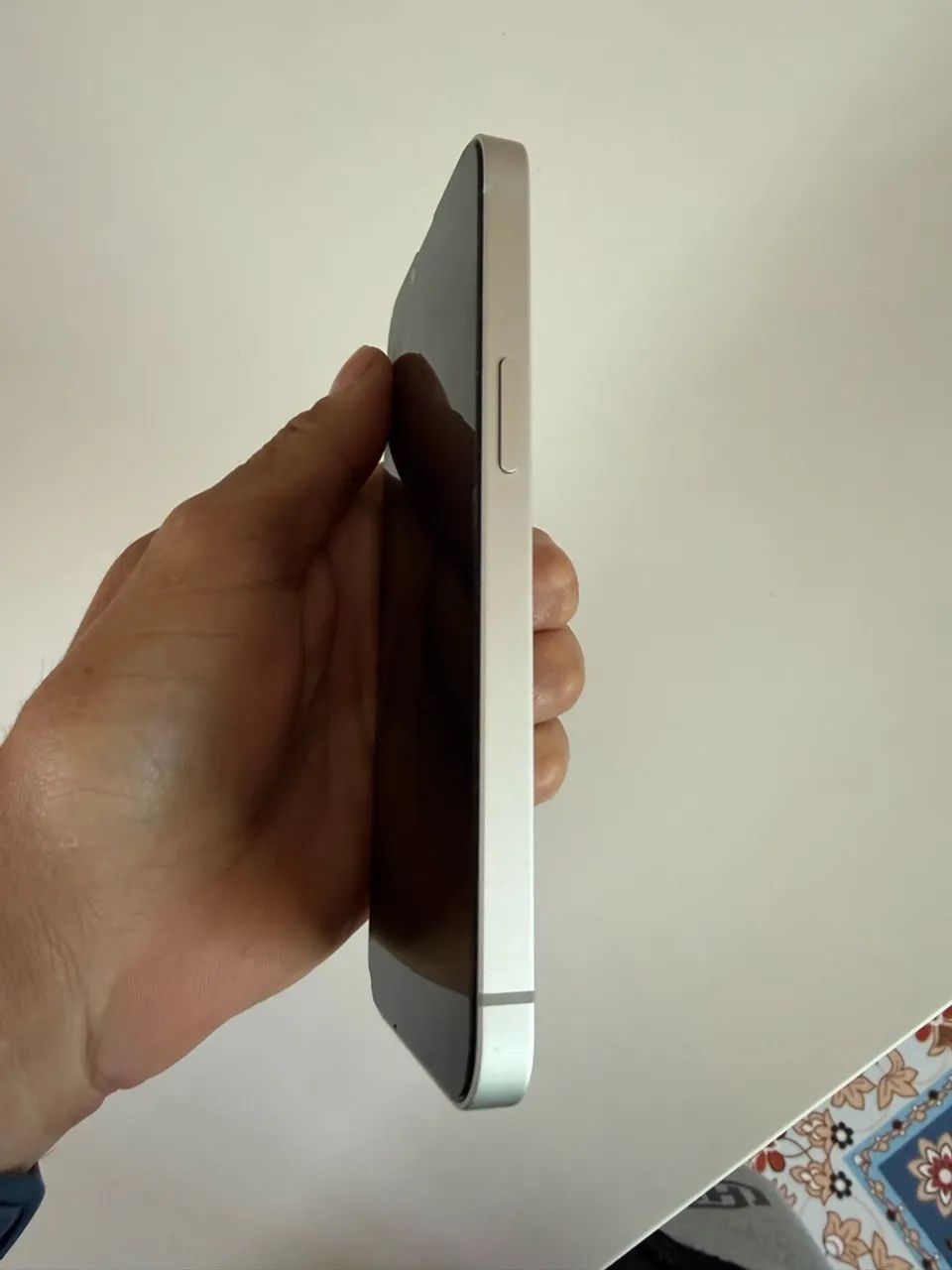 iPhone 16e 128gb 10 meses de uso - Foto 2