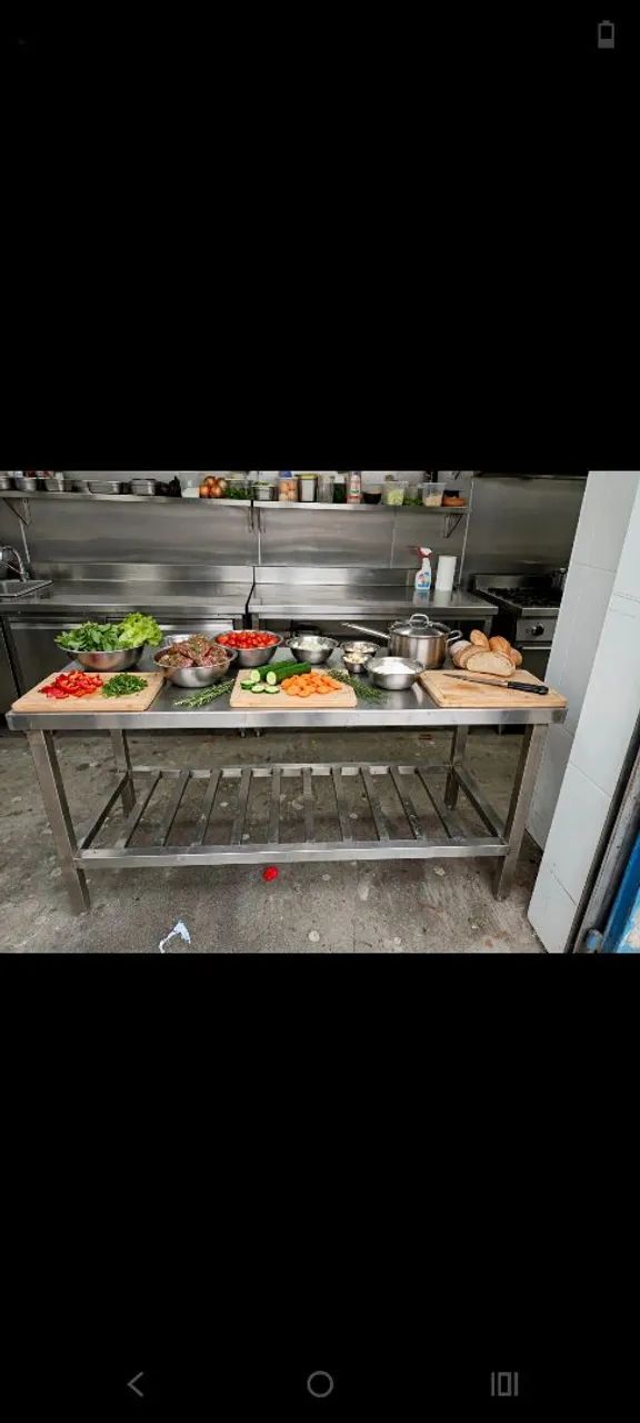 Mesa em aço inox com grade paneleiro  - Foto 3