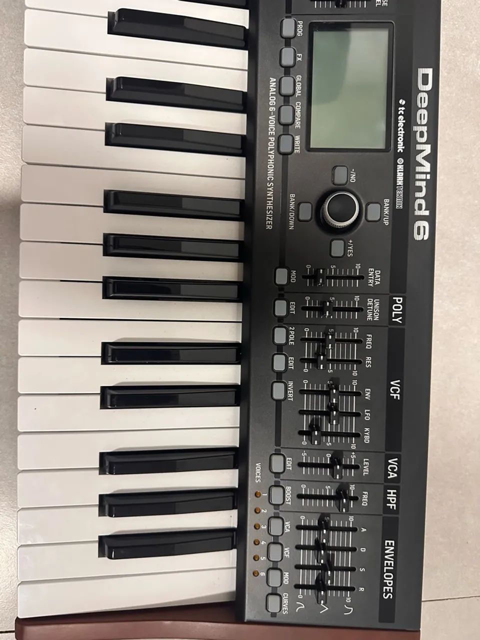  Behringer Deepmind 6  - Foto 3