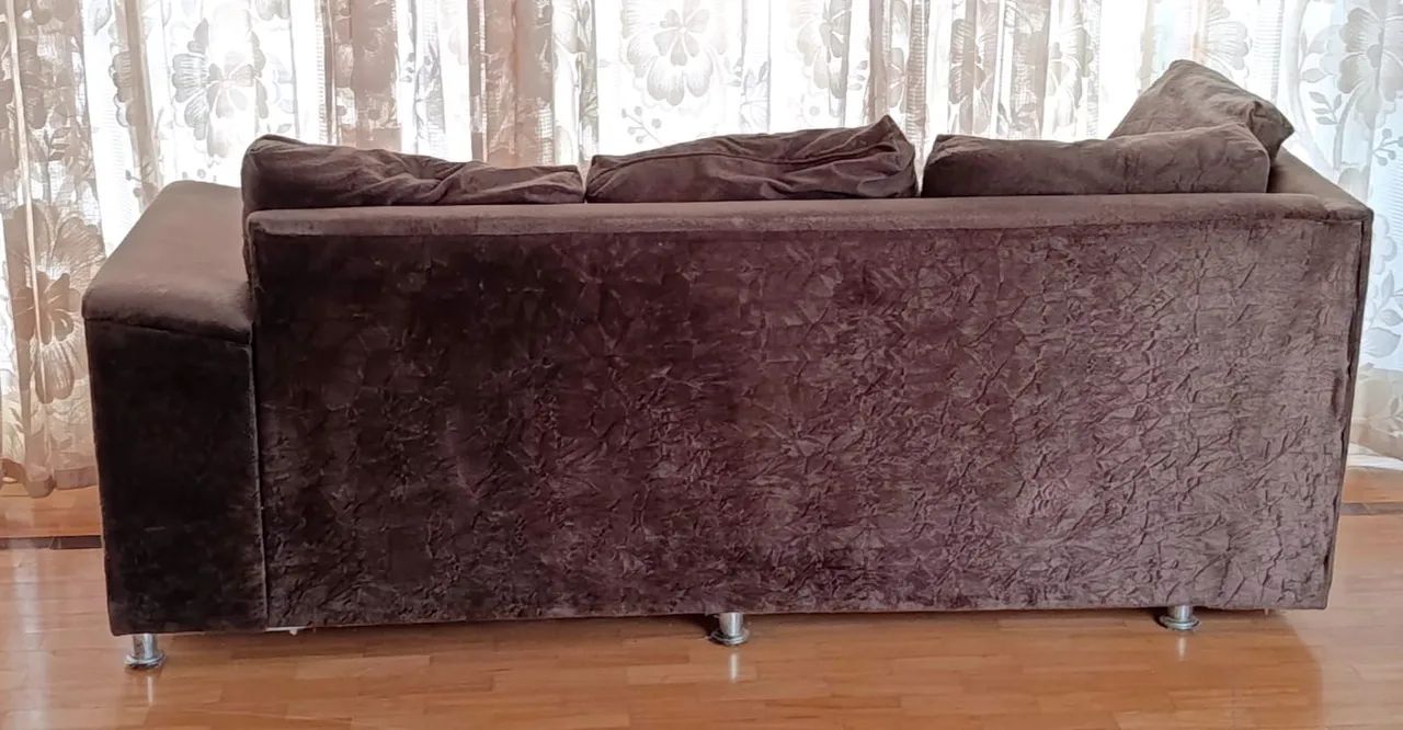 Sofa camurça 3 lugares  - Foto 4