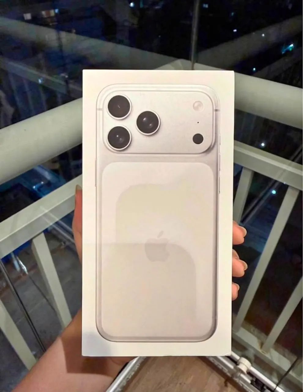iPhone 17 pro max 256gb silver