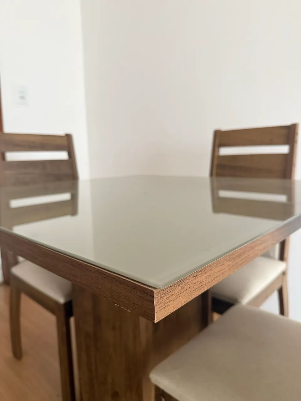 Mesa com 4 cadeiras - Foto 4