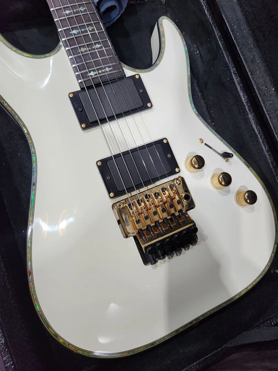 Guitarra Schecter Hellraiser C1-FR - Foto 2