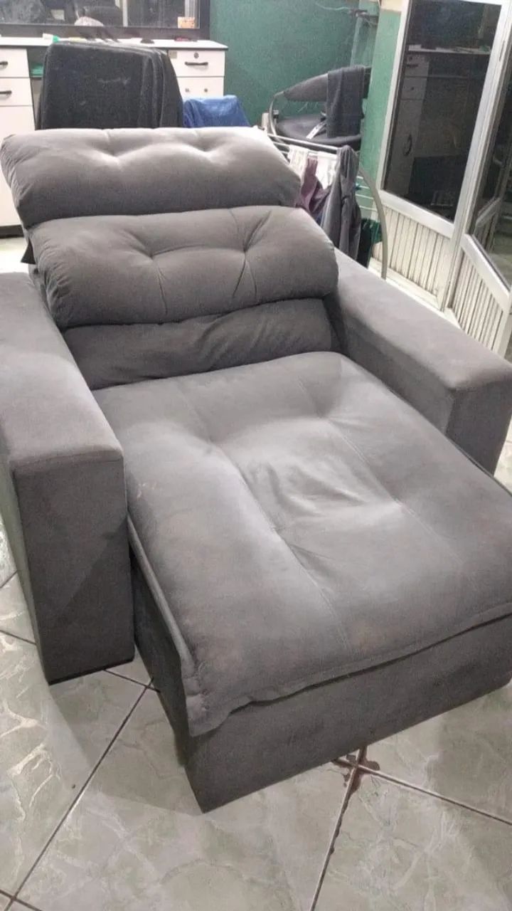 Poltrona Premium Reclinável e Retrátil - R$ 300,00