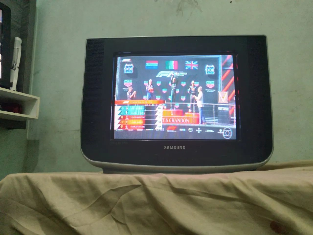 TV Samsung 14" Ultra Slim CRT - Funcionando Perfeitamente - Foto 3