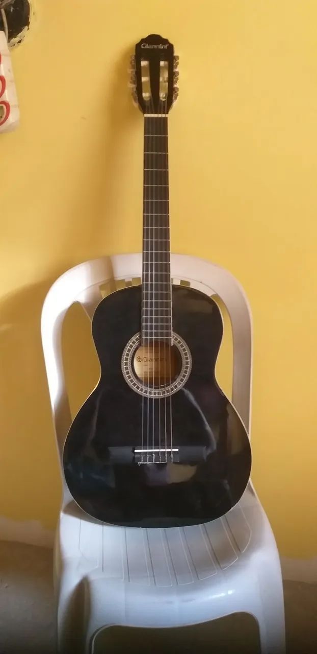 VENDE-SE VIOLÃO DA GIANNINI