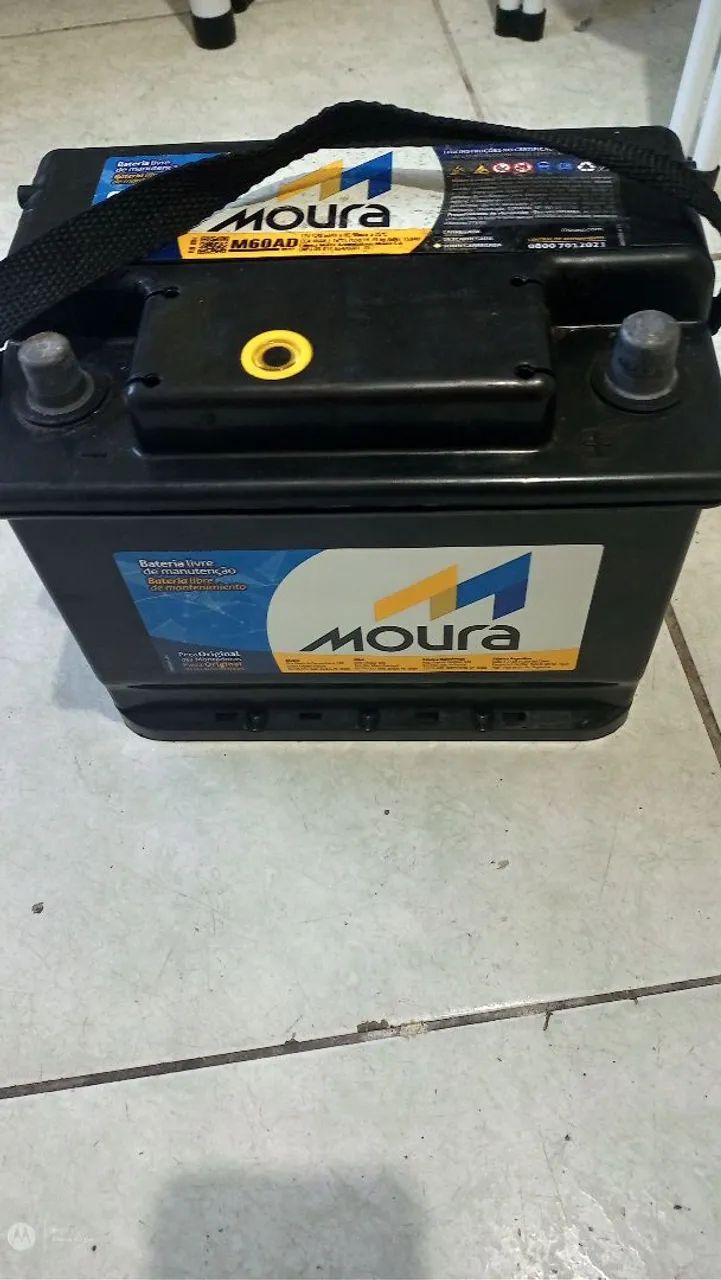 Bateria de carro marca Moura 