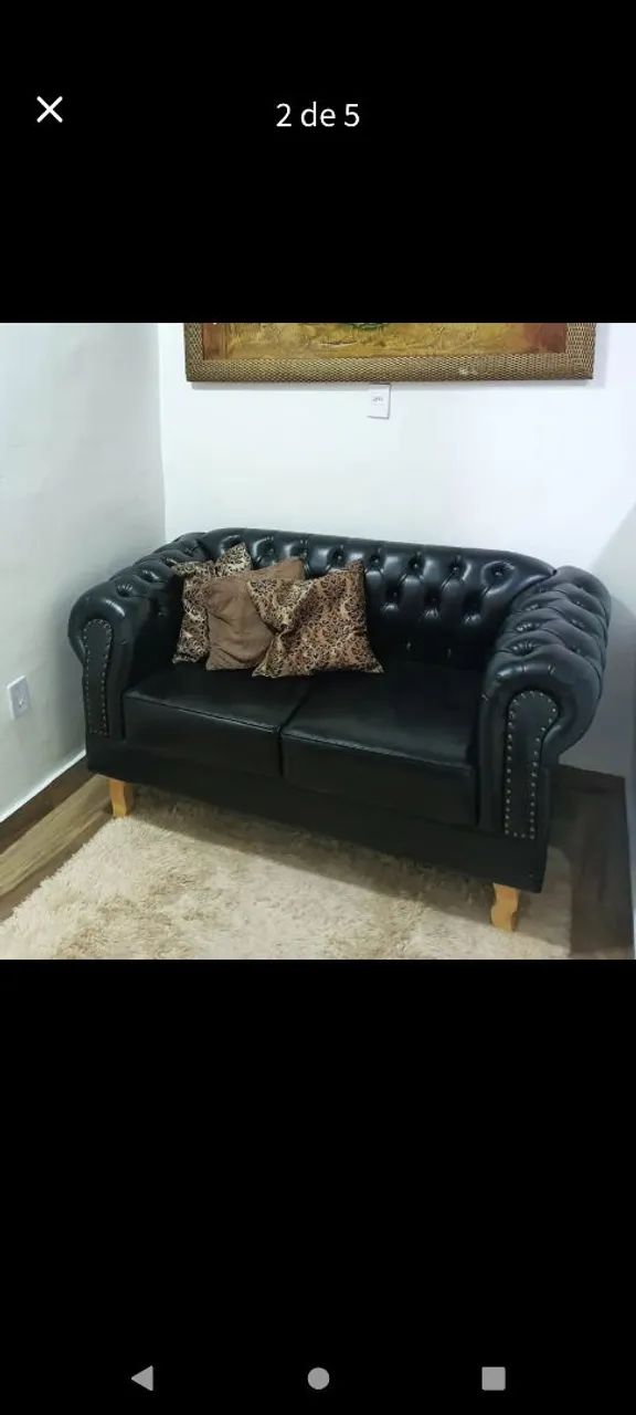 Sofá Namoradeira Chesterfield pronta entrega 