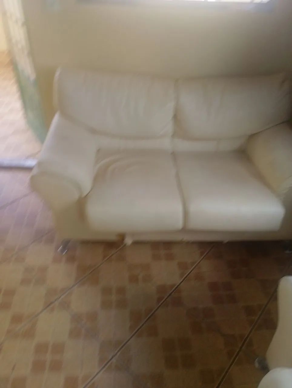 Sofá de couro branco 2 e 3 lugares - Foto 3