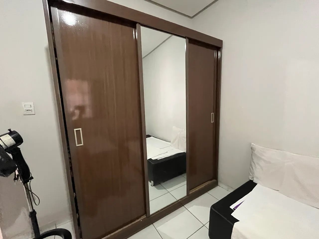 Vende-se Guarda roupa usado - Foto 3