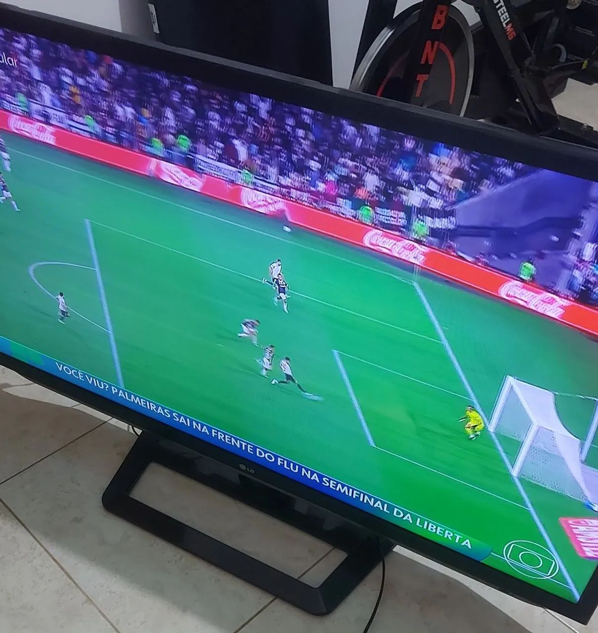 TV LG LED 47"  Mais Chromecast  - Foto 2