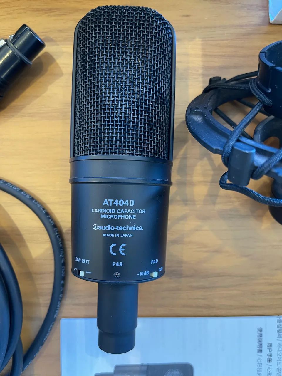 Microfone Audio-Technica AT4040 Condensador Cardioide XLR + Kit