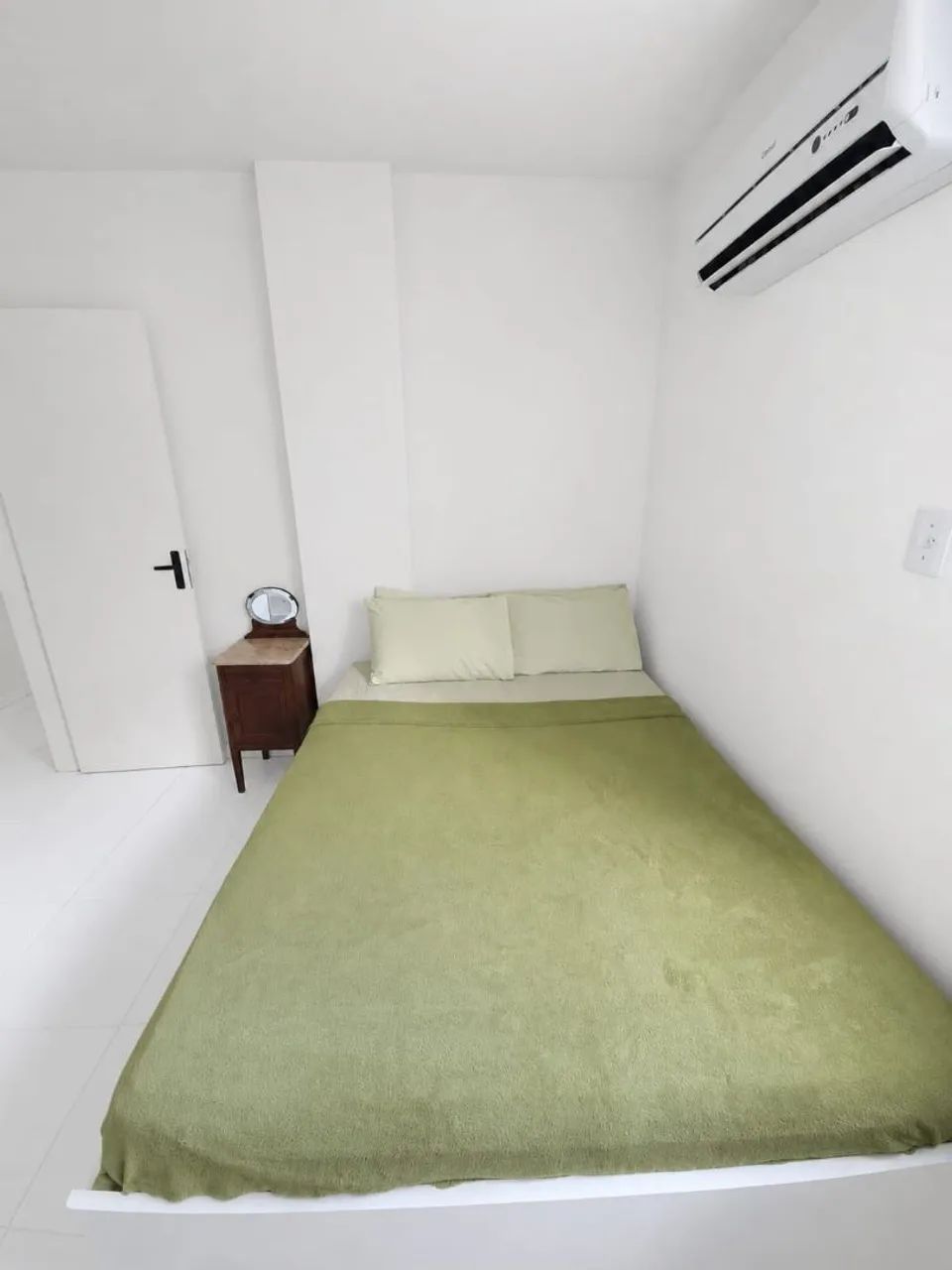 Cama de casal com gavetas e colchão  - Foto 2