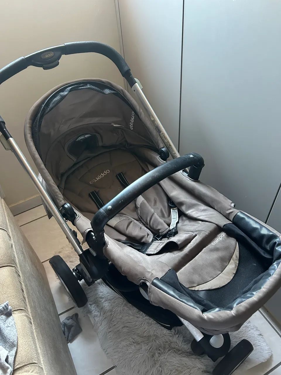 Vendo carrinho de bebê kiddo - Foto 4