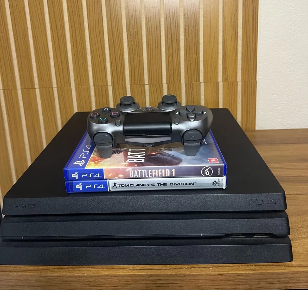 PS4 - pro 1TB - Foto 3
