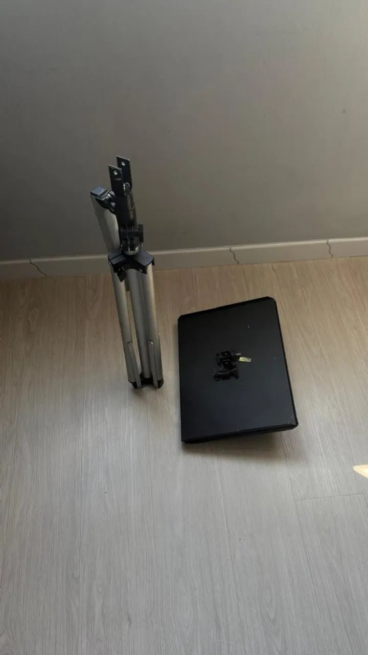 Suporte tripé para notebook / teclado / controladora / projetor / púlpito - Foto 3