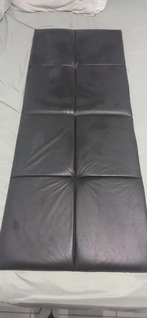 Cabeceira estofada modular preta 