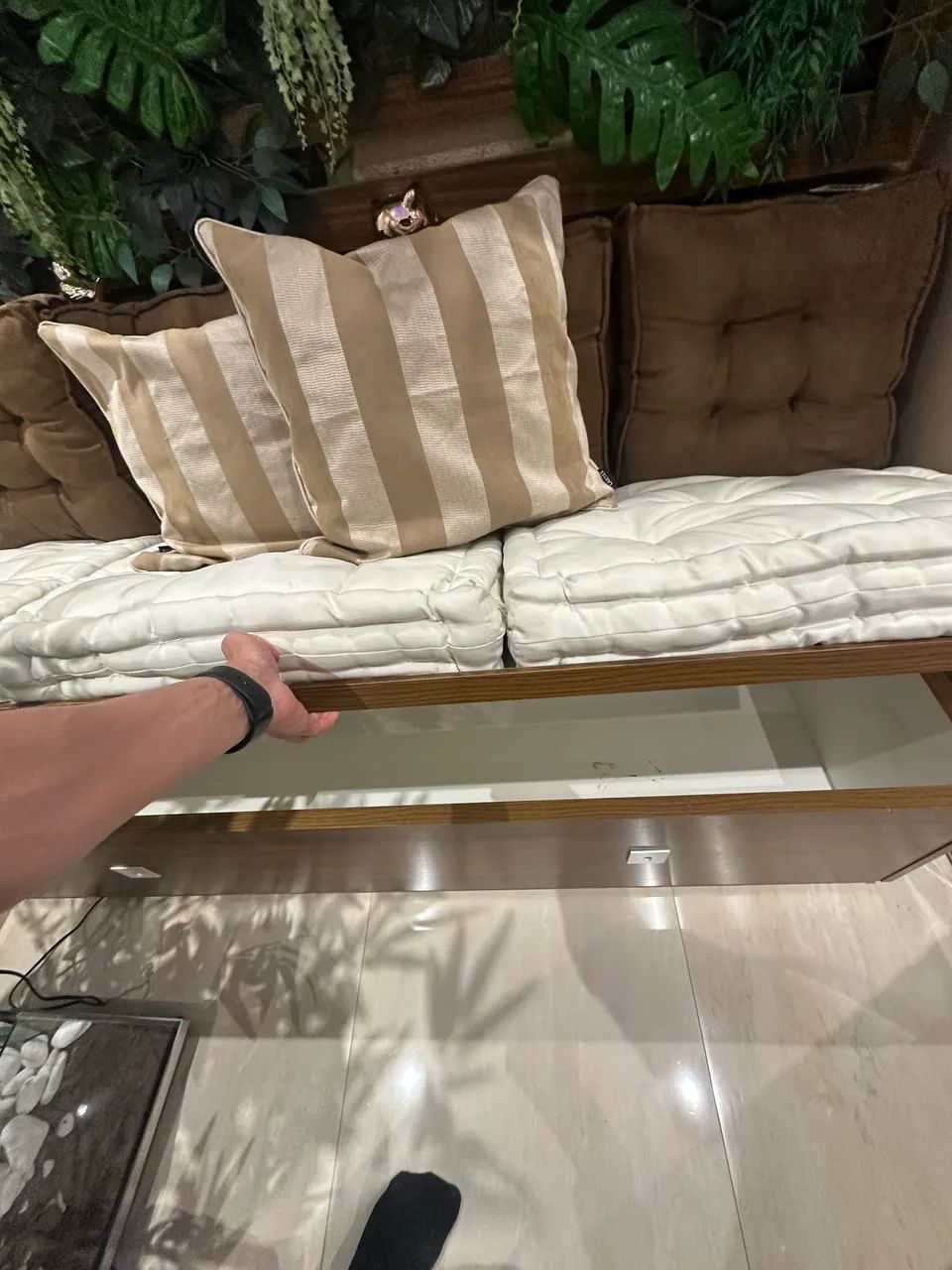 Sofá baú e jardim vertical432959171058749444