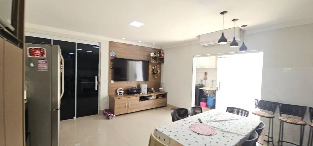 CASA RUBÍ ESQUINA DE3quartos com suíte com Edicula  com garagem e com placa  solar 1500 KW - Foto 3