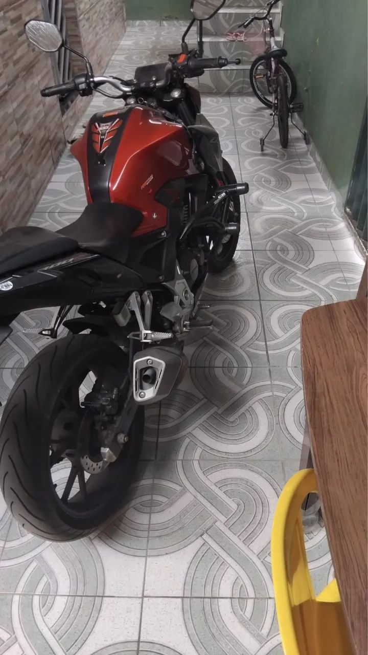 CB 300 F - Foto 4
