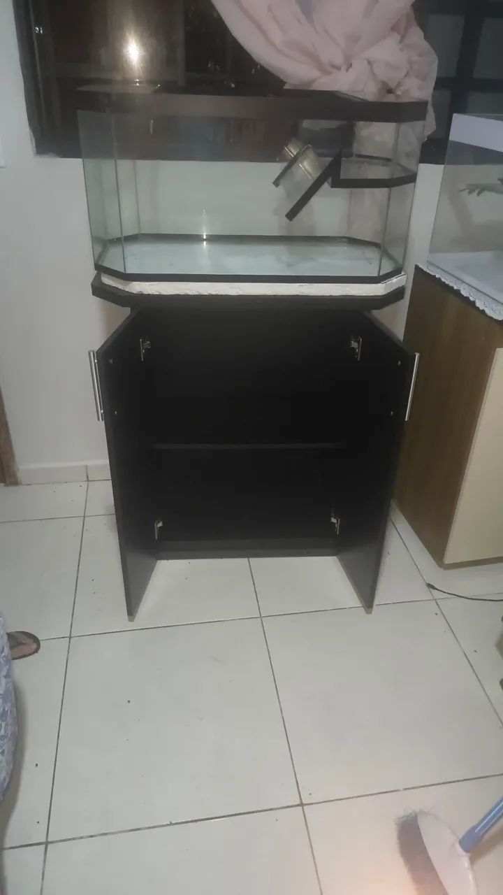 Aquário 100 litros com móvel junto 