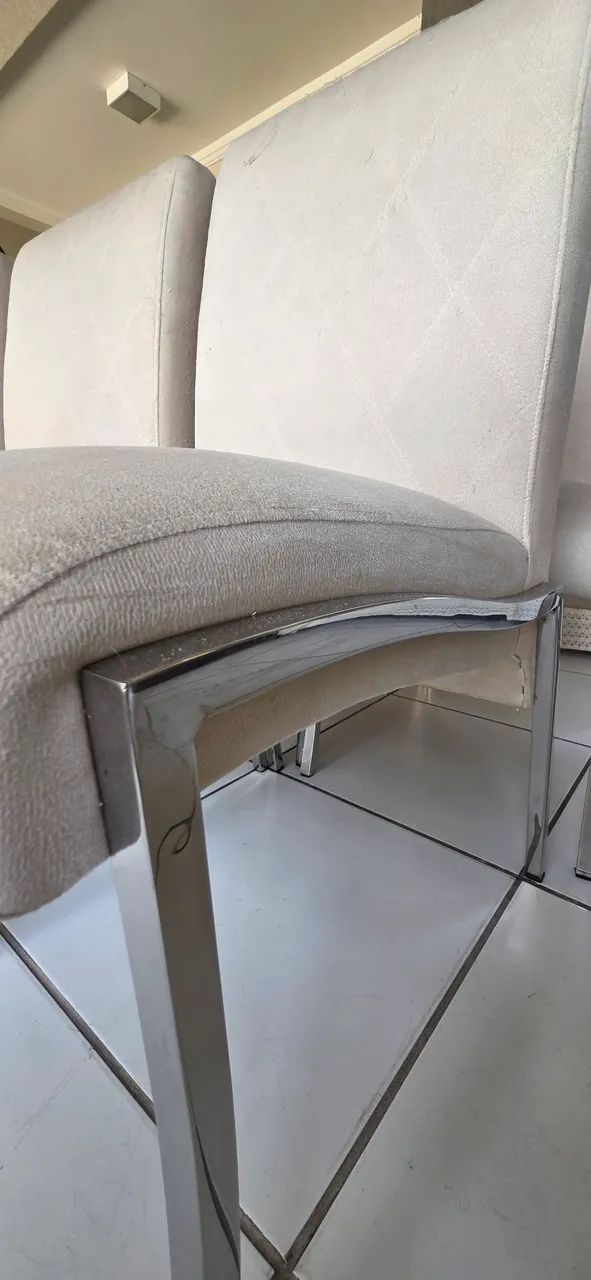 Vendo 6 cadeiras de mesa de Jantar - Foto 4