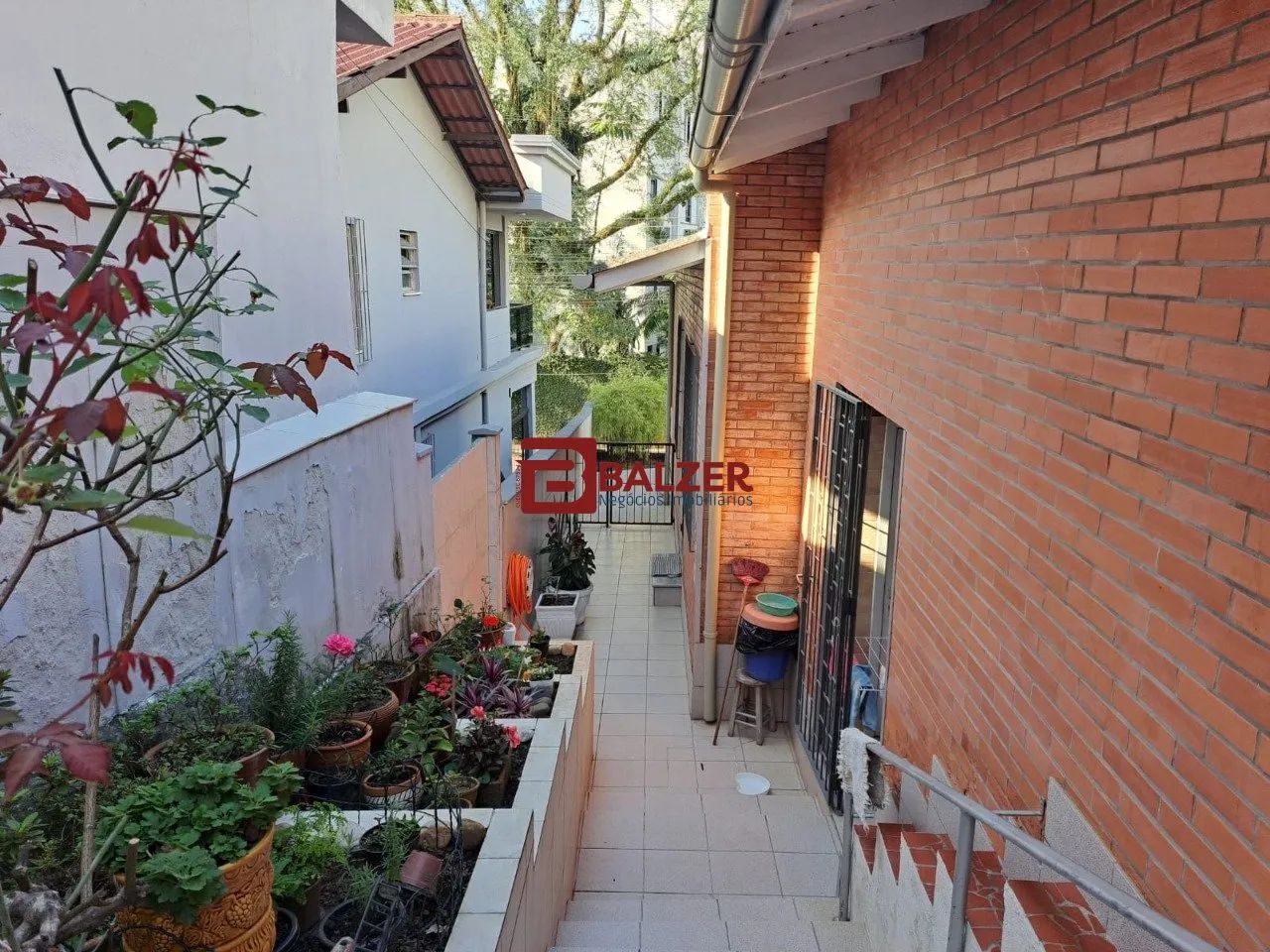 Casa com terreno multifamiliar Agronômica Florian. - Foto 4