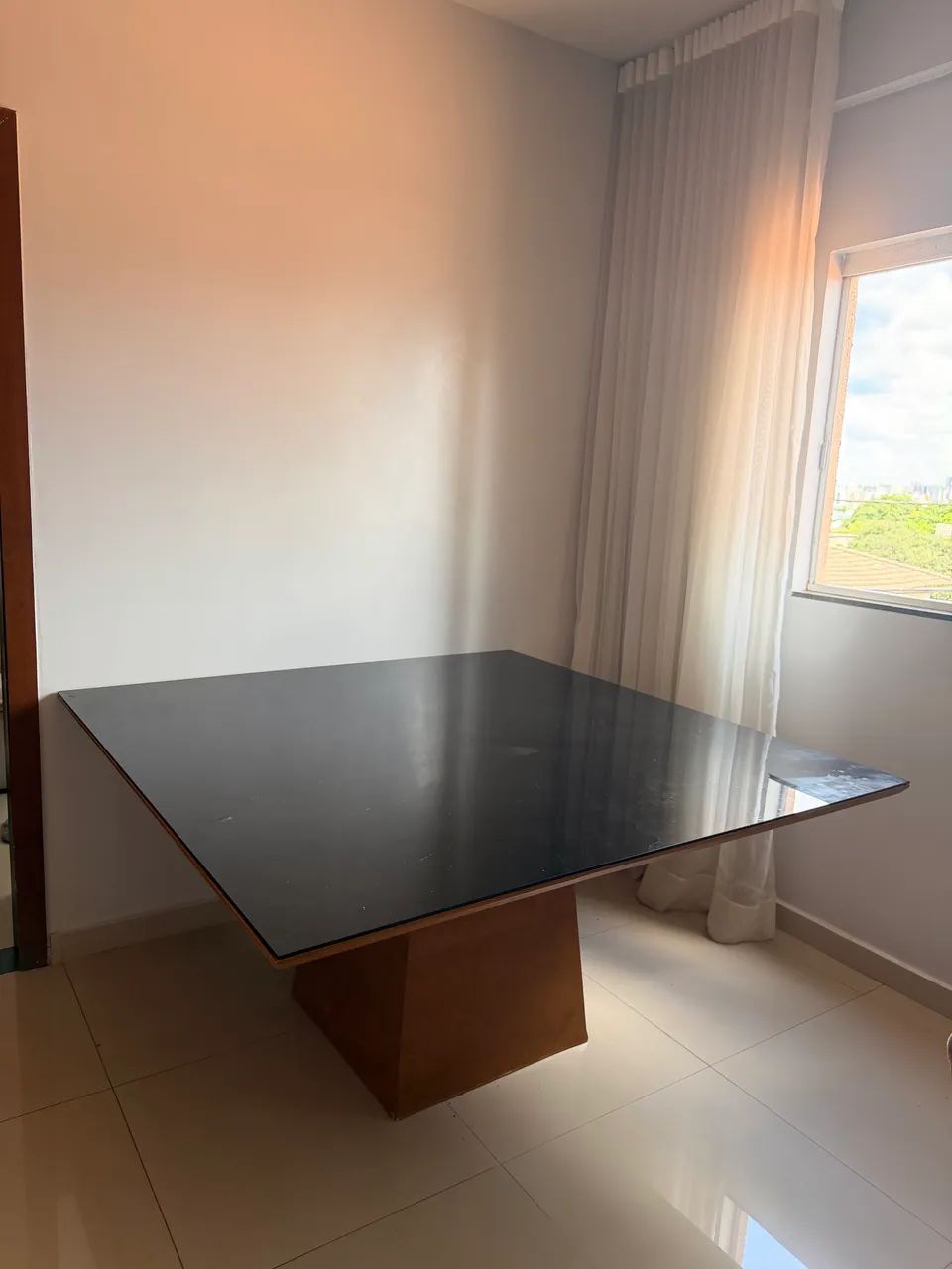 Dining Table65704316878211122