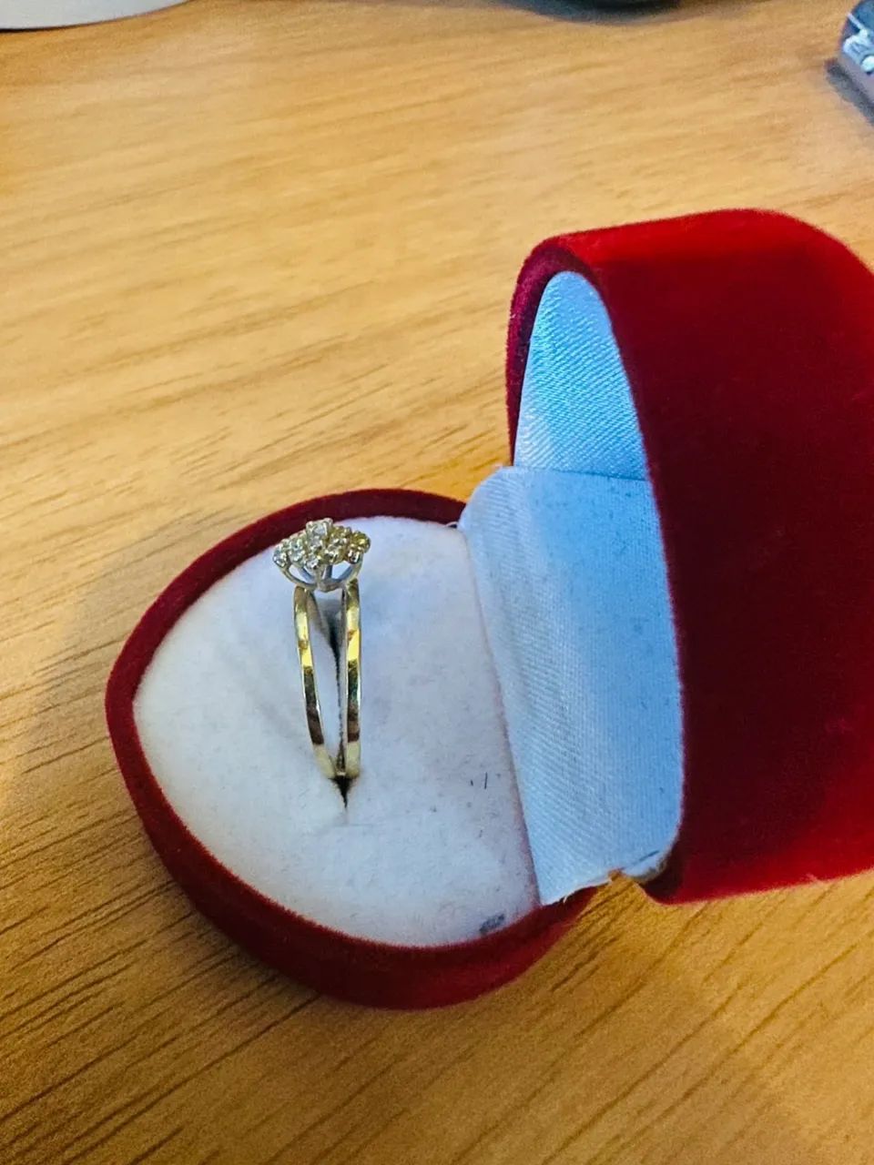 Anel em ouro 18k com brilhantes 2,8 Gramas - Foto 3
