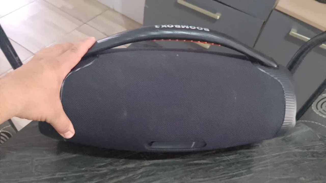 Vendo bombox 3 semi nova