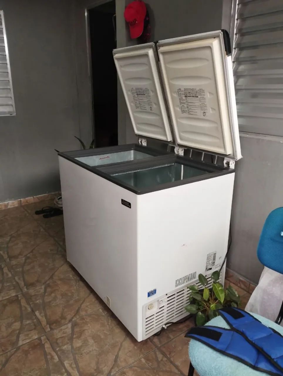 Freezer horizontal Esmaltec 350 litros 220V
