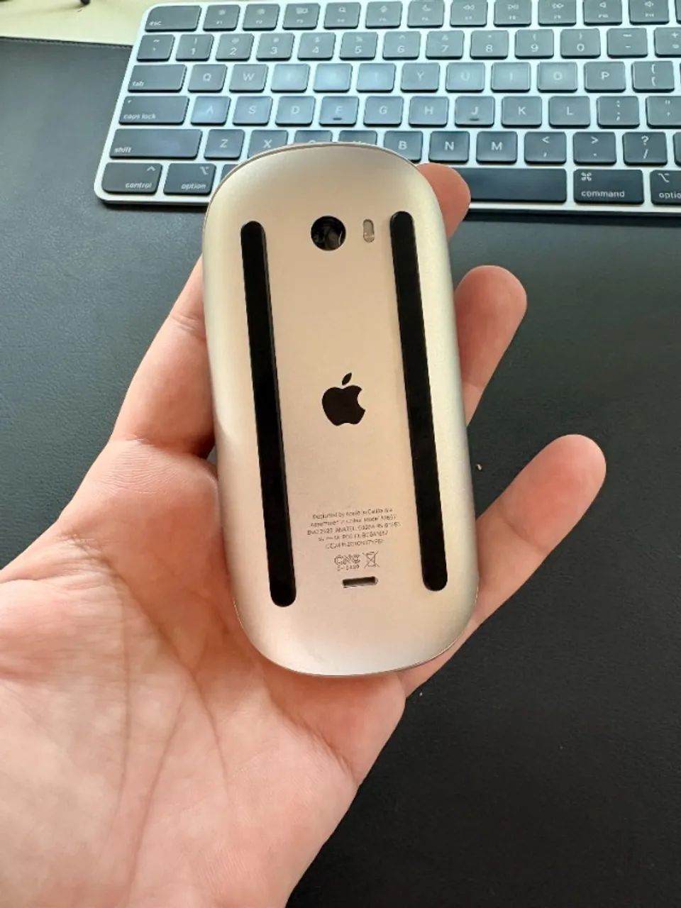 Apple Magic Mouse Branco A1657 - comprado no Brasil - Foto 4