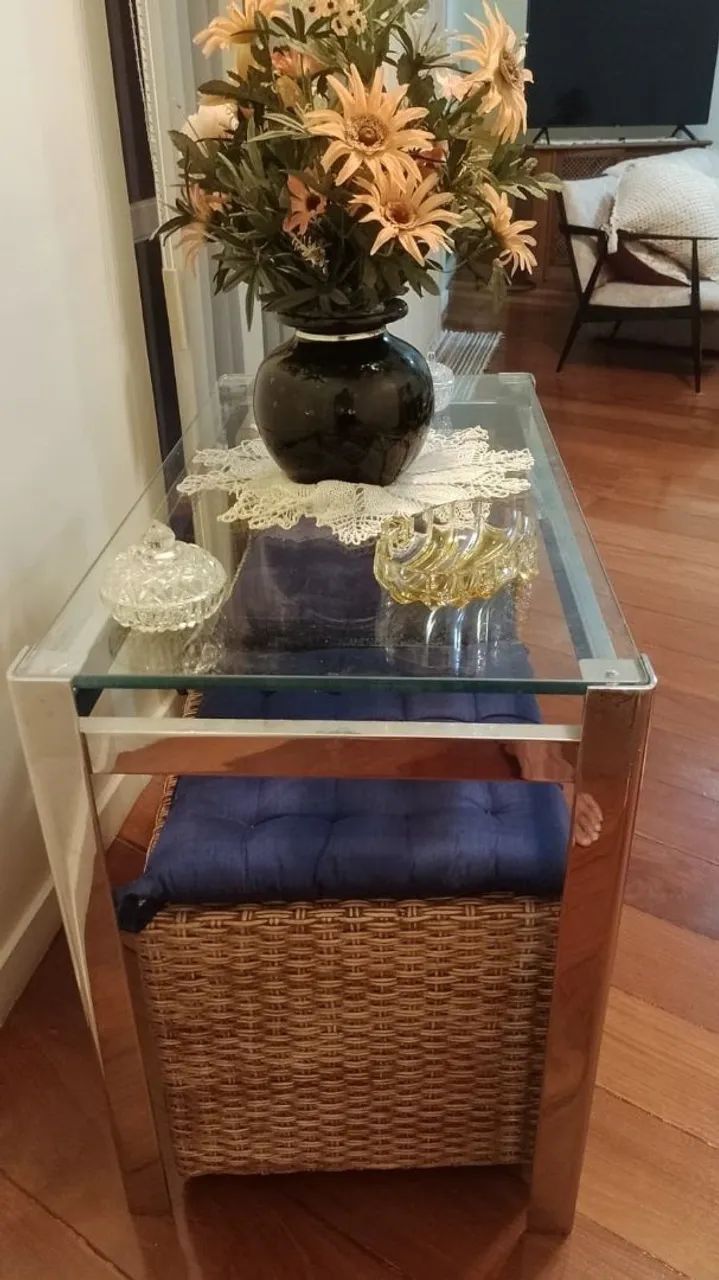 Oportunidade! Mesa de vidro com 2 puffs de acabamento premium - Foto 4