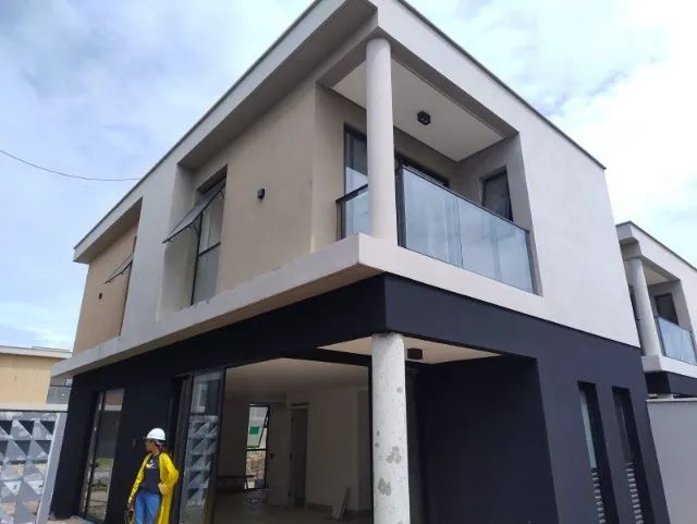 CASA EM  CONDOMÍNIO FECHADO 