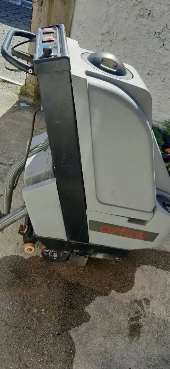 Vendo 2 potentes máquinas de lavar piso