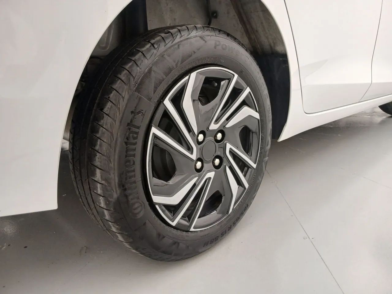 Chevrolet Onix Plus LT 1.0 12V Flex Mec. 4P, foto 14 de 18