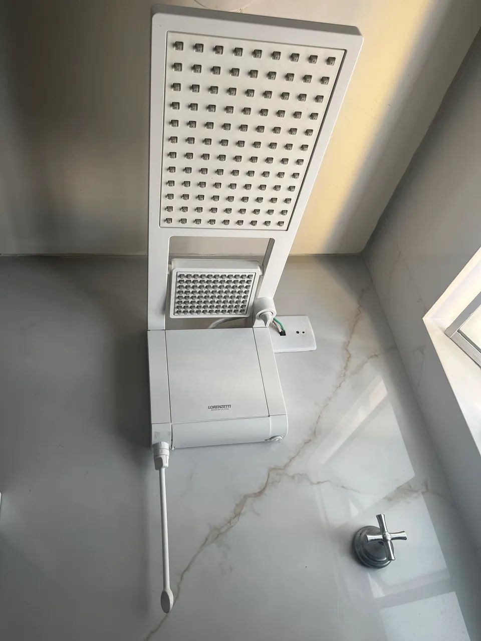 Chuveiro lorenzetti acqua ultra branco - Foto 2