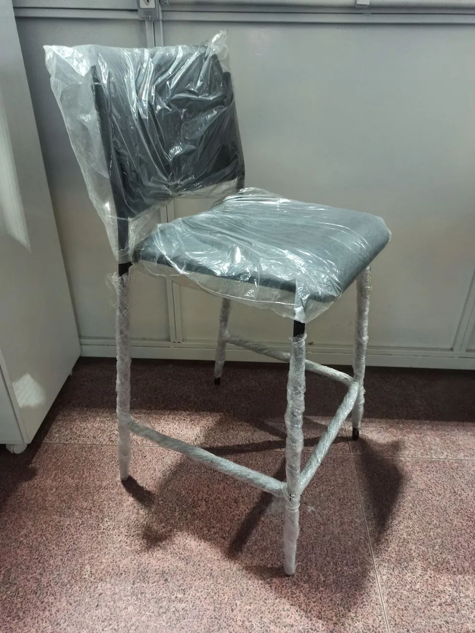 Banqueta estofada em courino  - Foto 2
