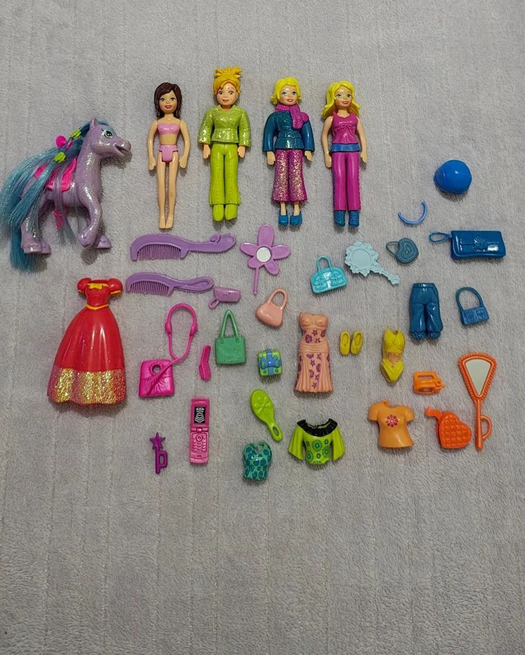 Pollys com poney 