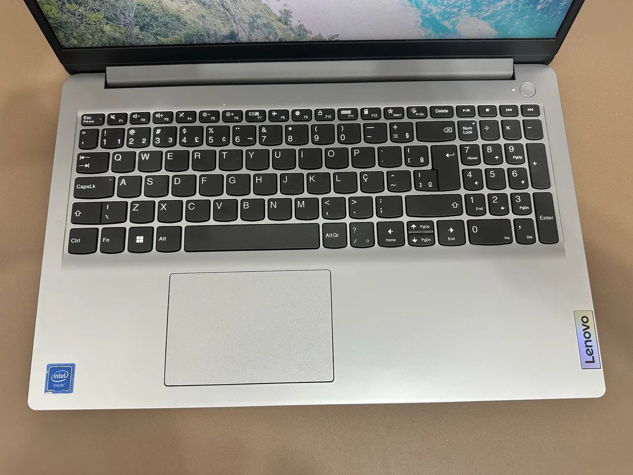Notebook Lenovo   700  - Foto 5