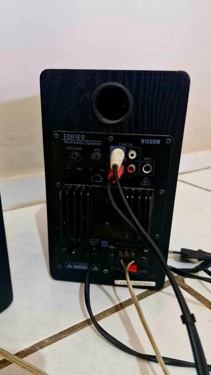 Vendo Par de Monitores de Áudio de Estúdio Edifier - Foto 2