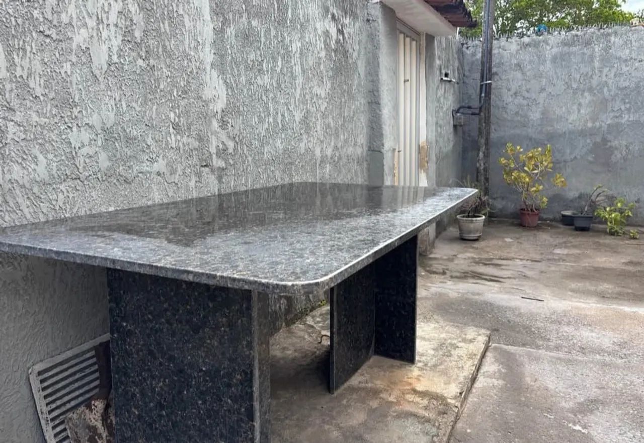 Well-maintained marble/granite table! PRICE NEGOTIABLE