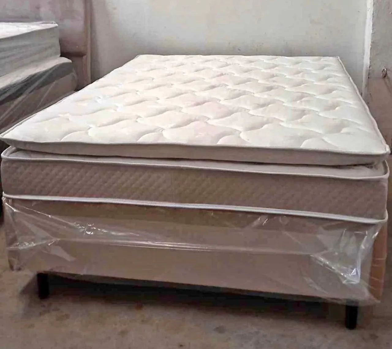CAMA DE CASAL COM PILLOW TOP ESPUMA MACIA  - Foto 3
