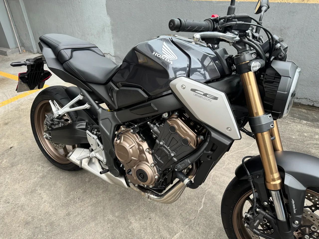 CB 650R 22/22 ABS  - Foto 4