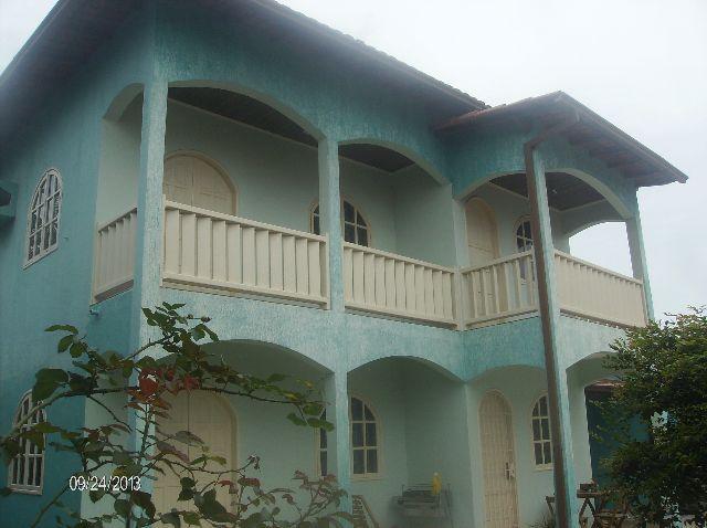 Murano Imobiliária aluga casa de 4 quartos na Praia de Itaparica, Vila Velha - ES.