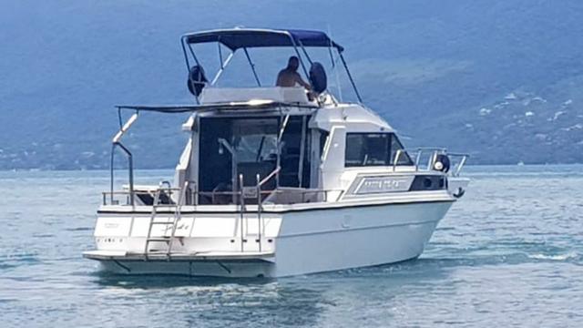 Lancha obra Capri 32 Fly - Barco de represa! Oportunidade única!! - Foto 3
