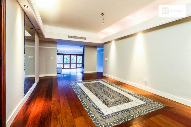 Apartamento Cobertura com 423m² e 4 quartos