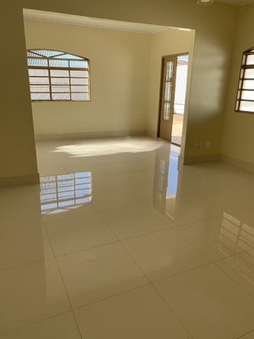 Ótima casa de 4 qts, suite, área de lazer completa em lote de 700 metros - Foto 10