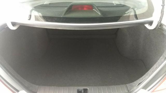 Nissan Versa - Foto 5